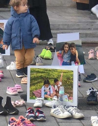 Üsküdarda çocuk katliamına dikkat çekmek için 500 çocuk ayakkabısı bırakıldı