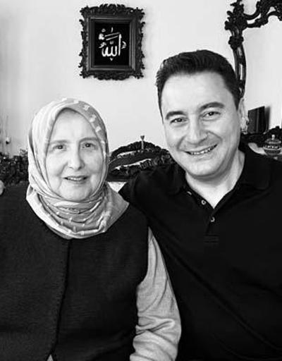 Ali Babacanın annesi, son yolculuğuna uğurlandı