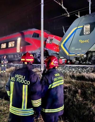 İtalya’da iki tren kafa kafaya çarpıştı: 17 yaralı