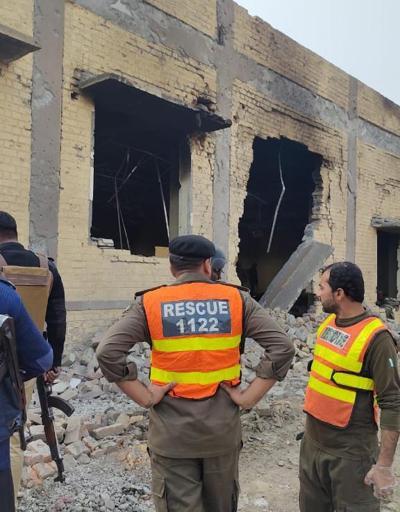 Pakistanda karakola bombalı saldırı: 23 asker öldü