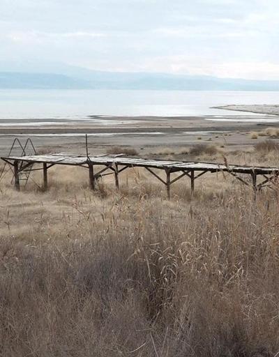 Van Gölündeki su çekilmesi fotoğraflarla kanıtlandı