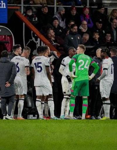 Premier Ligde yürekler ağızlara geldi Futbolcu yere yığıldı, maç ertelendi