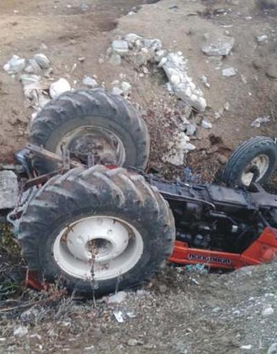 Adıyamanda traktör şarampole devrildi: 2 yaralı