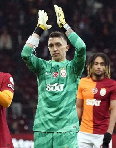 Muslera Galatasaraydan ayrılıyor mu Flaş transfer iddiası Yeni adresini açıkladılar...