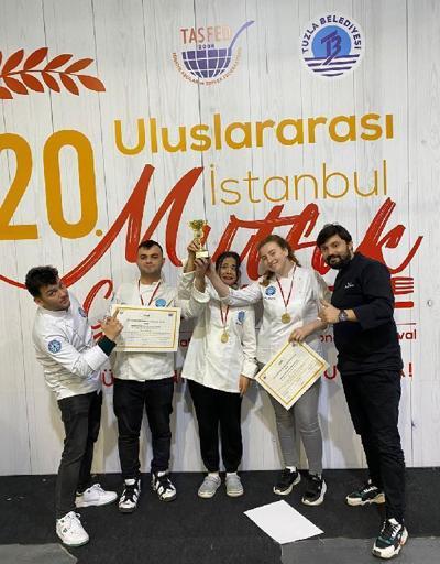 BUÜ Harmancık MYO Aşçılık Bölümü öğrencileri, İstanbul’dan 8 madalya ve 2 kupa ile döndü