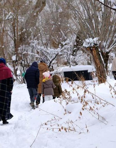 Girlevik Şelalesi kış aylarında da ziyaretçilerini ağırlıyor