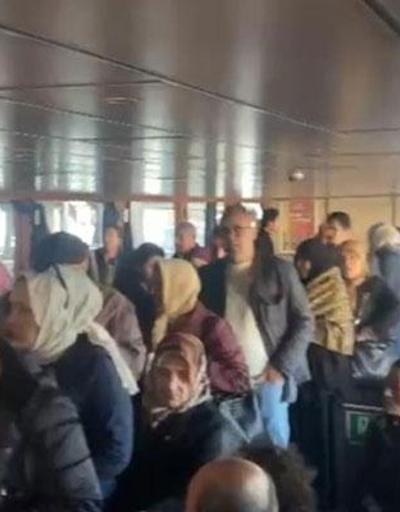 Boğazda panik anları Eminönü - Üsküdar vapuru arıza yaptı, yolcular mahsur kaldı