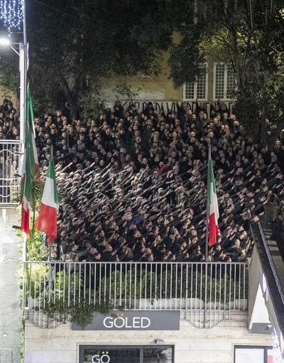 İtalyanın kalbinde tepki çeken Nazi selamlı eylem