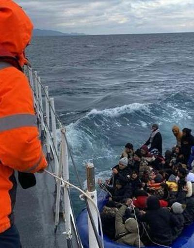 Çanakkale açıklarında Yunan unsurlarınca geri itilen 56 kaçak göçmen kurtarıldı