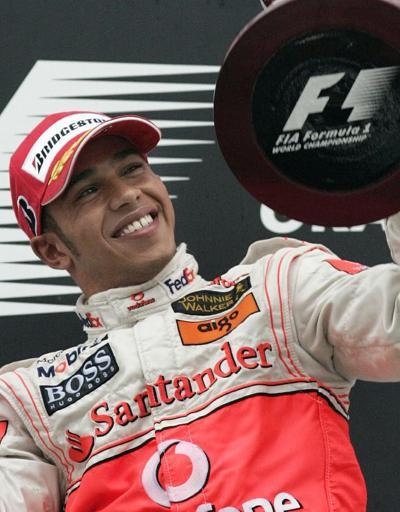 Dev transfer duyuruldu: Hamilton, Ferrari koltuğuna geçiyor