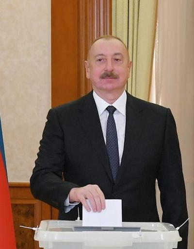Karabağ’dan Aliyev’e tam destek