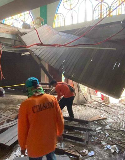 Filipinlerde kilisenin asma katı çöktü: 1 ölü, 50den fazla yaralı