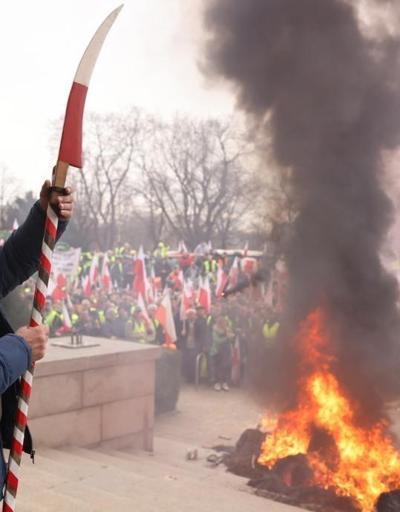 Polonyada çiftçi protestoları sürüyor: AB temsilciliğine yumurta atıldı