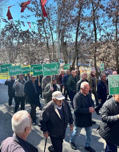 Tunceli Belediyesinin ağaç kesimi dilekçesine tepki yürüyüşü