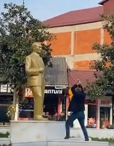 Şizofreni hastası, Atatürk heykeline saldırdı