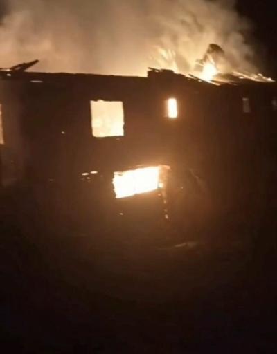 Yangına uykuda yakalanan aile, ekipler tarafından kurtarıldı