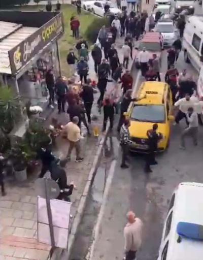 İzmirde trafikte silahlı yol verme kavgası: 2 yaralı