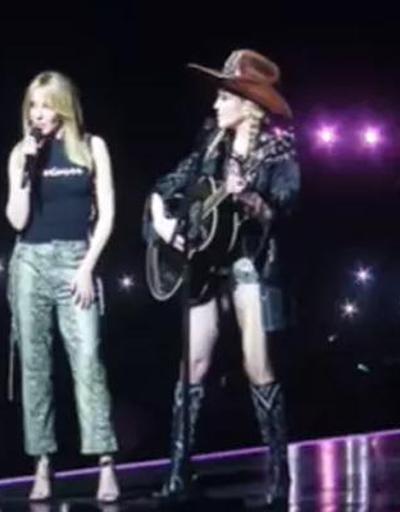 Madonna ile Kylie Minogue düet yaptı Ünlü yıldızların çılgın dansı sosyal medyayı salladı