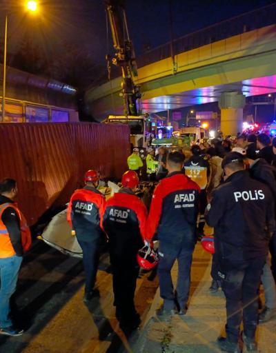 Son dakika haberi: Bakırköyde korkunç kaza TIR, otomobilin üzerine devrildi: 4 ölü