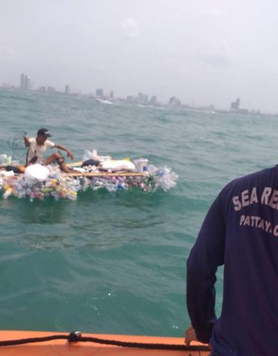 Pet şişelerden yaptığı botla denizin ortasında mahsur kaldı