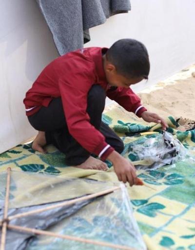 İsrail ne gülüşlerini ne umutlarını öldürebildi... Gazzeli çocukların uçurtma mutluluğu