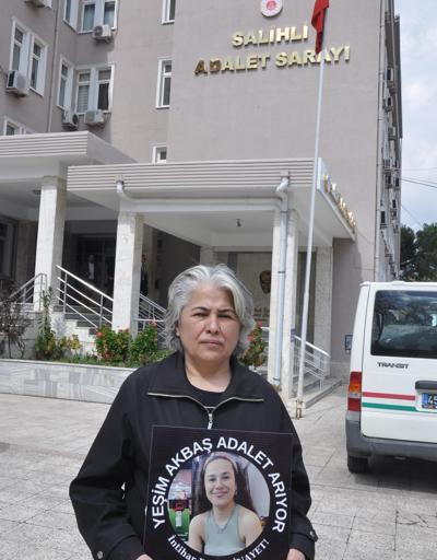 Polis lojmanında ölü bulunan Yeşimin annesi: Kızım mezarında rahat uyusun istiyorum