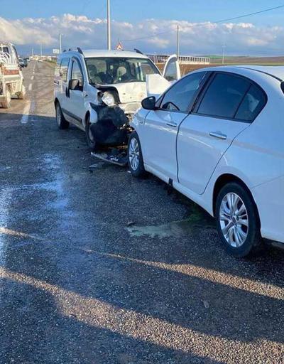Diyarbakırda otomobil ile hafif ticari araç çarpıştı: 1 ölü, 2 yaralı