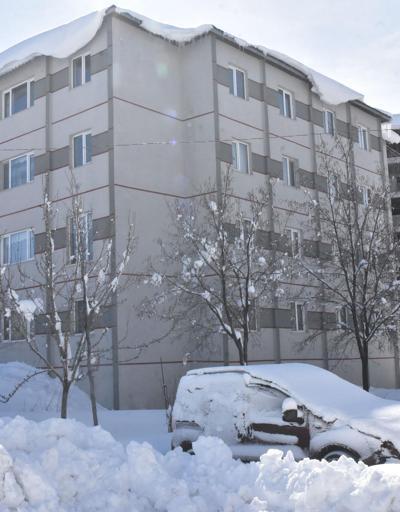Bitlis kent merkezinde kar kalınlığı 64 santim, yükseklerde 1 metreyi geçti