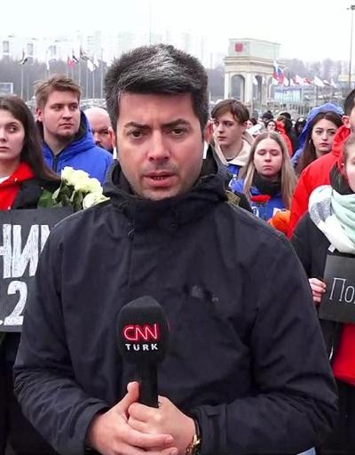 CNN TÜRK kanlı saldırı adresinde Ruslar katliamın gerçekleştiği binaya akın ediyor