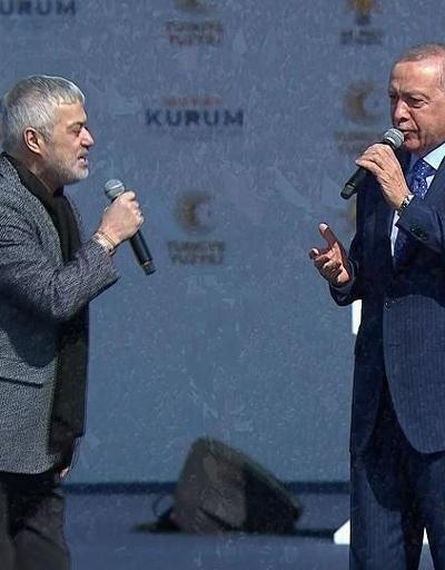 Yeniden Büyük İstanbul Mitinginde Cumhurbaşkanı Erdoğan ve Cengiz Kurtoğlu şarkı söyledi