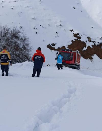 Bingöl’de dağda mahsur kalan 2 avcı, askeri helikopterle kurtarıldı