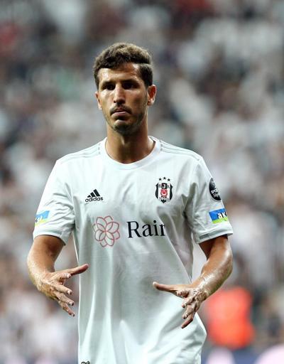 Beşiktaşta sözleşmesi biten Salih Uçana sürpriz talip