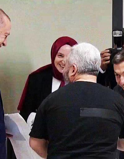 Cumhurbaşkanı Erdoğandan sandık başında gülümseten diyalog