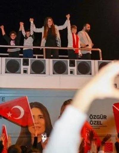Mustafa Denizlinin kızı Lal Denizli Çeşme Belediye Başkanı seçildi