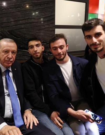 Erdoğan, Ankarada bir kafede vatandaşlarla sohbet etti