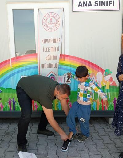 Diyarbakır’da konteyner kentte kalan çocuklara bayramlık
