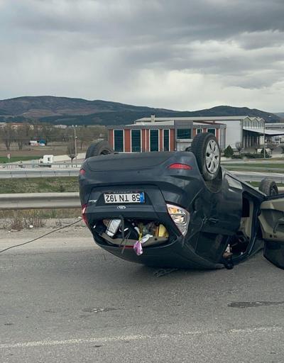 Sivas’ta iki otomobil çarpıştı: 3 yaralı