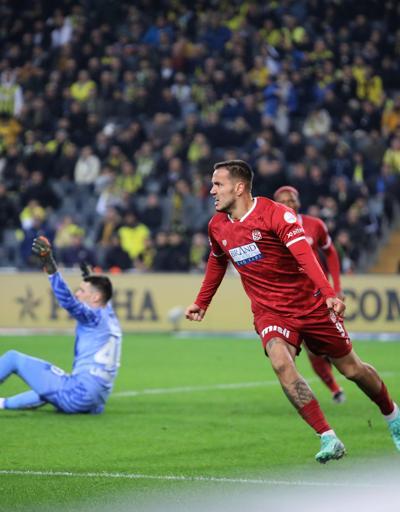 Arda Turan Süper Ligin gol makinesi için harekete geçti