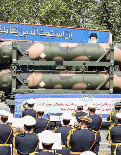 Dünyanın konuştuğu görüntüler Füzeler ortaya çıktı: İrandan gözdağı gibi tören...