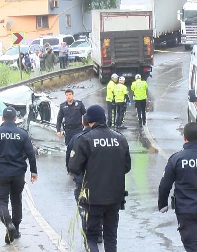 Sultanbeyli’de feci kaza Araçlar bu hale geldi: 2 ölü