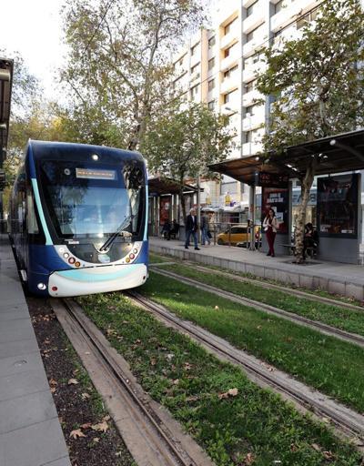 İzmir Metrosu ve Konak Tramvayına Maraton İzmir düzenlemesi