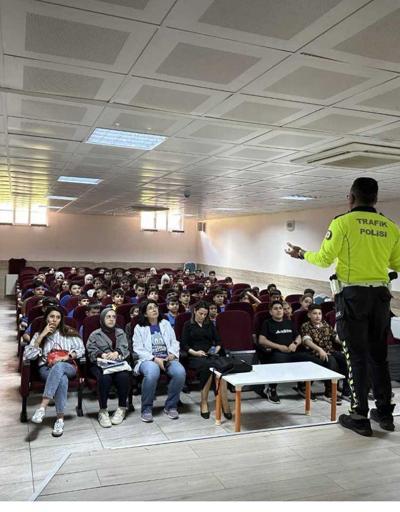 Osmaniye’de polisten öğrencilere trafik eğitimi