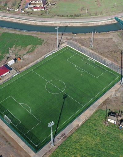 Osmaniye’de, sentetik zeminli yapılan 2 futbol sahası açıldı