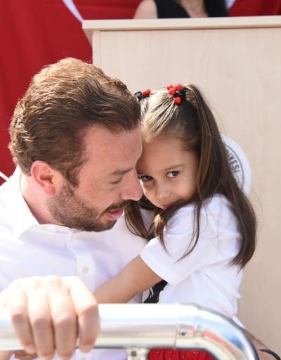 Başkan Kadir Aydar, 23 Nisanı çocuklarla beraber geçirdi
