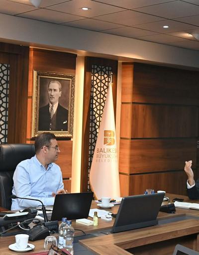 Balıkesir Büyükşehir Belediye Başkanı Akın, ilk toplantısını yaptı