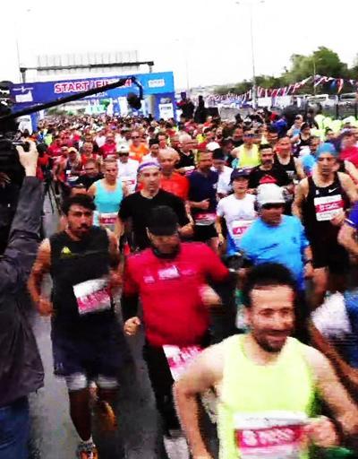 19. İstanbul Yarı Maratonu koşuluyor