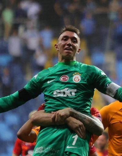 Galatasarayda tebrik edilen ilk isim Fernando Muslera oldu