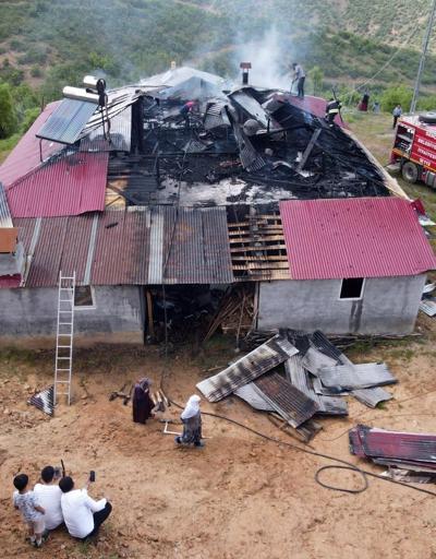Bingöl’de müstakil evde çatı yangını