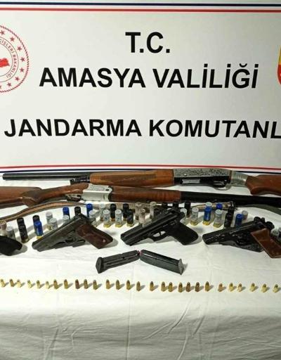 Gazinoda ruhsatsız silah operasyonu: 6 gözaltı