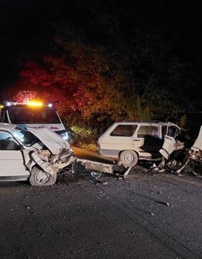 Burdur’da korkunç kaza Otomobiller kafa kafaya çarpıştı: 1’i çocuk 4 yaralı